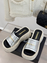 PLATFORM SLIPPERS IN SILVER LAMBSKIN